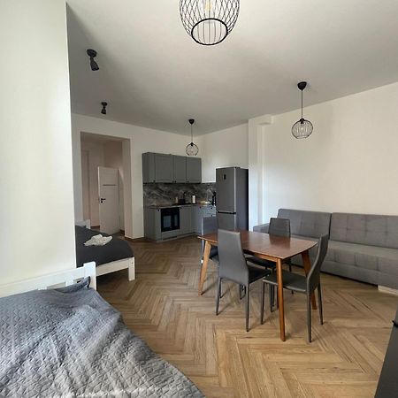 Apartamenty Kamienica Centrum - 1 Maja Lubiń Εξωτερικό φωτογραφία