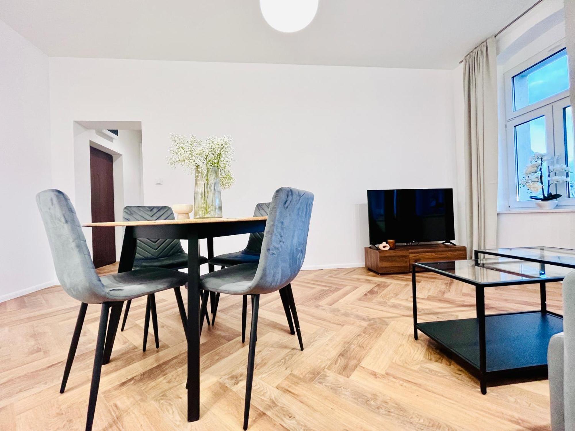 Apartamenty Kamienica Centrum - 1 Maja Lubiń Εξωτερικό φωτογραφία