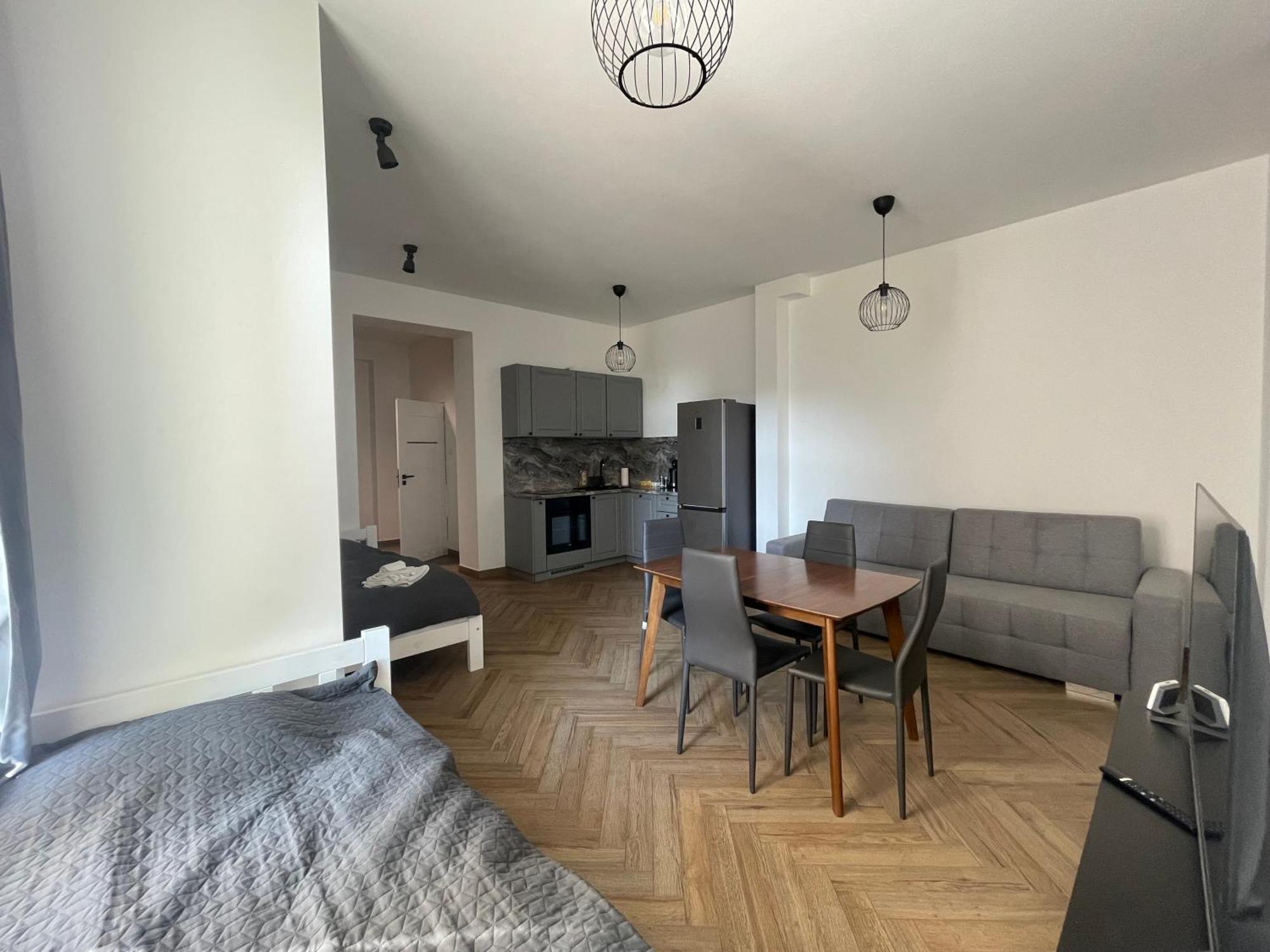 Apartamenty Kamienica Centrum - 1 Maja Lubiń Εξωτερικό φωτογραφία